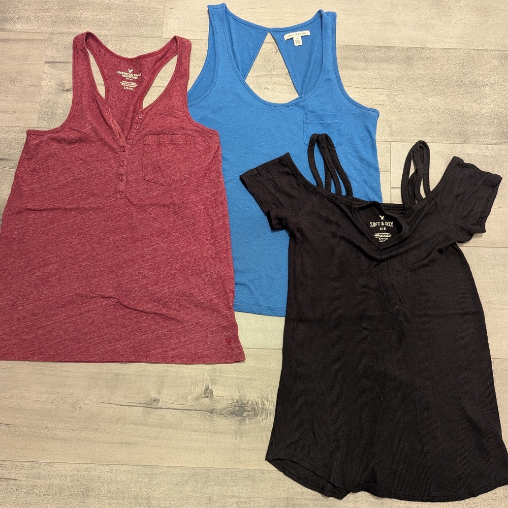 AE Bundle of 3 Tank Tops, Size Small